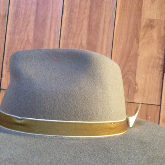 NEW! Rare Wyeth olive green velvet wool rancher
